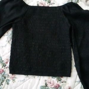 Black crop top shirt